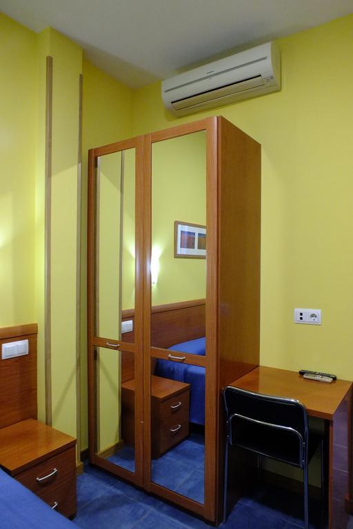 توريخون ذي أرذوث Hostal Los Claveles المظهر الخارجي الصورة