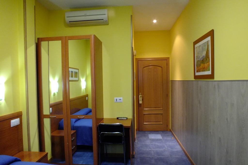 توريخون ذي أرذوث Hostal Los Claveles المظهر الخارجي الصورة